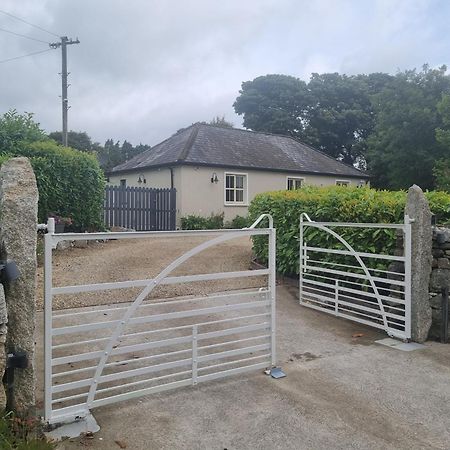 Cracatinni Mews Roundwood Bagian luar foto