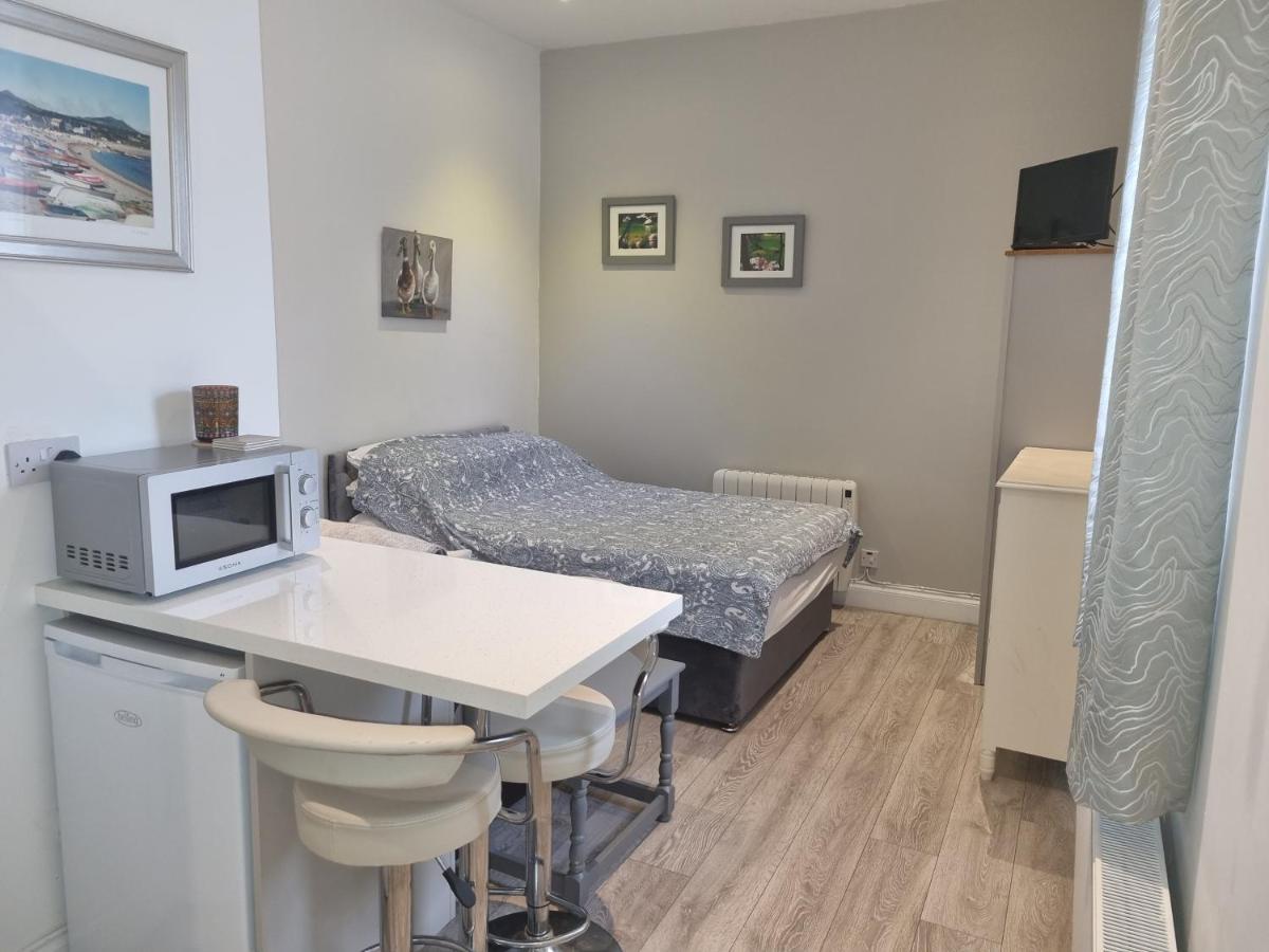 Cracatinni Mews Roundwood Bagian luar foto