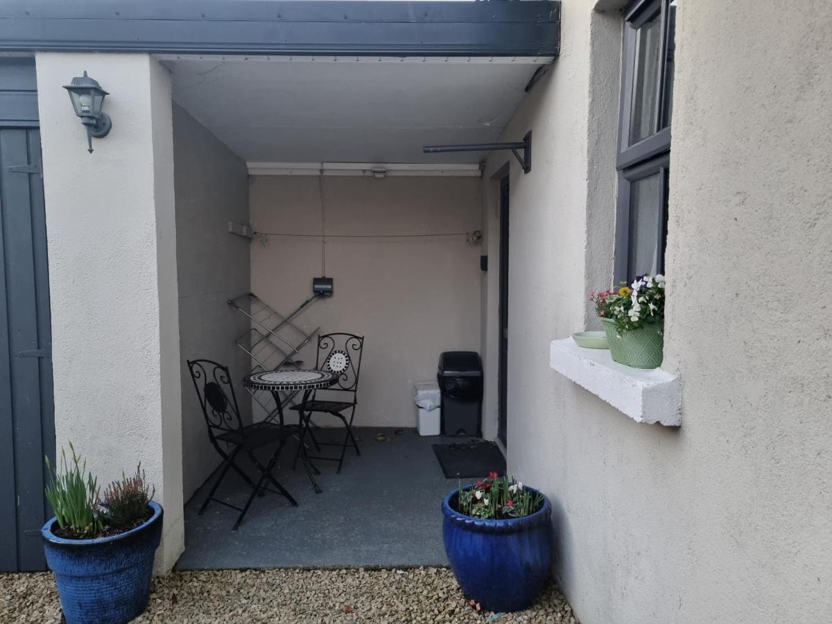 Cracatinni Mews Roundwood Bagian luar foto