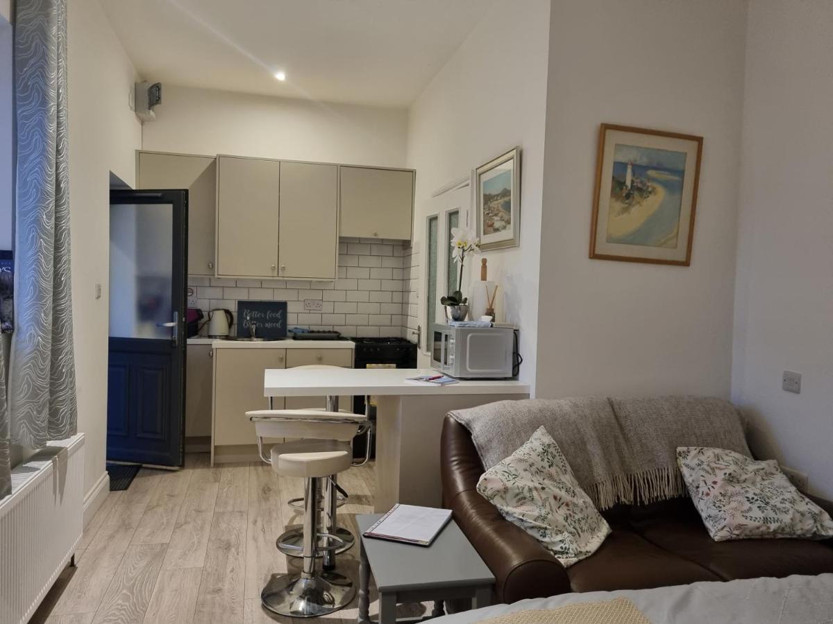 Cracatinni Mews Roundwood Bagian luar foto